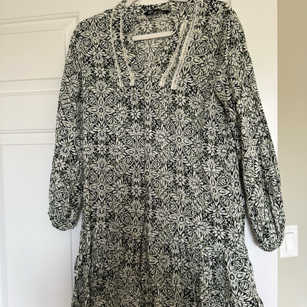 Elegant Black and White Patterned Dress